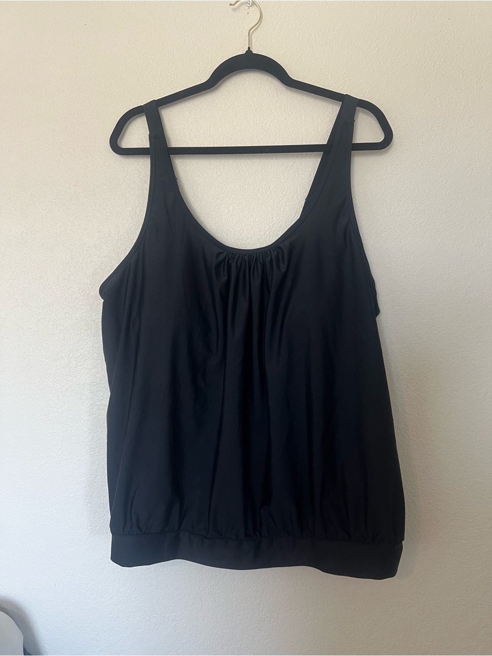Younique Black Scoop Neck Tank Top